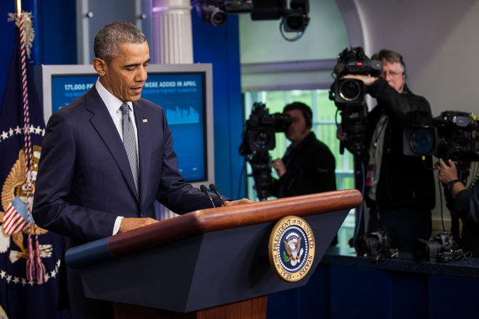 Obama at White House .png